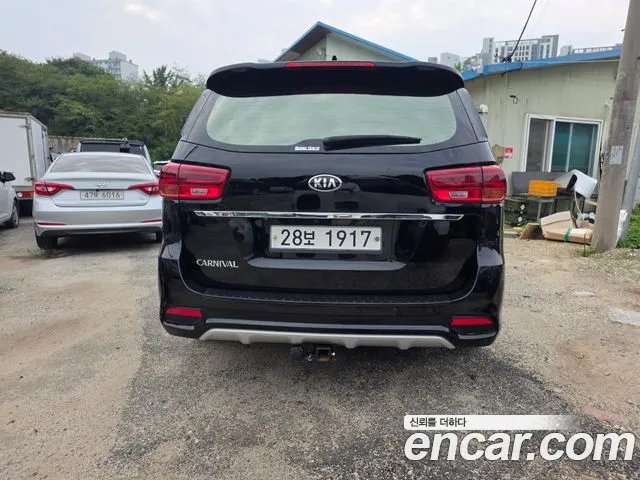 Kia Carnival 2018 thumb 5