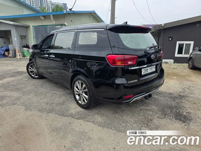 Kia Carnival 2018 thumb 6