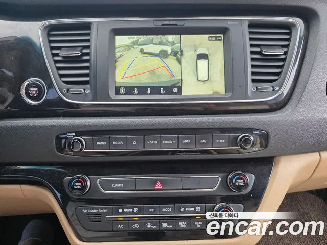 Kia Carnival 2018 thumb 8