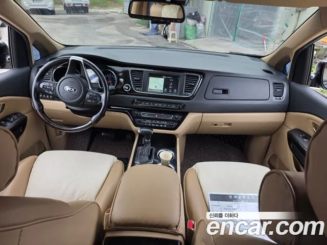 Kia Carnival 2018 thumb 9