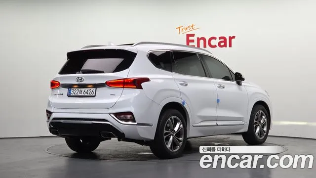 Hyundai Santa Fe 2019 thumb 2