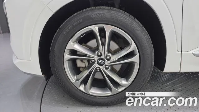 Hyundai Santa Fe 2019 thumb 5