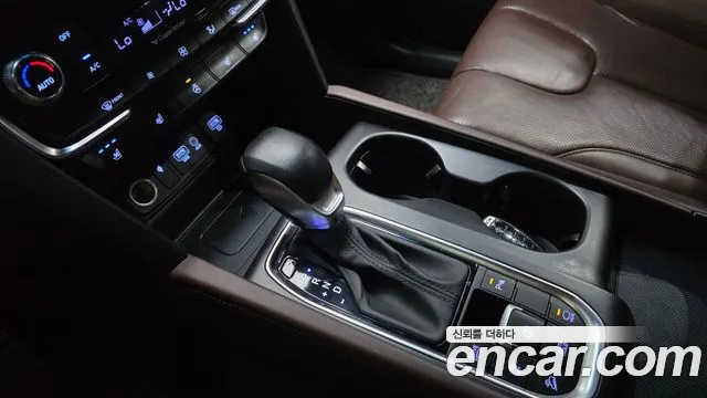 Hyundai Santa Fe 2019 thumb 9