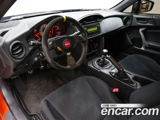 Toyota GT86 2012 thumb 7