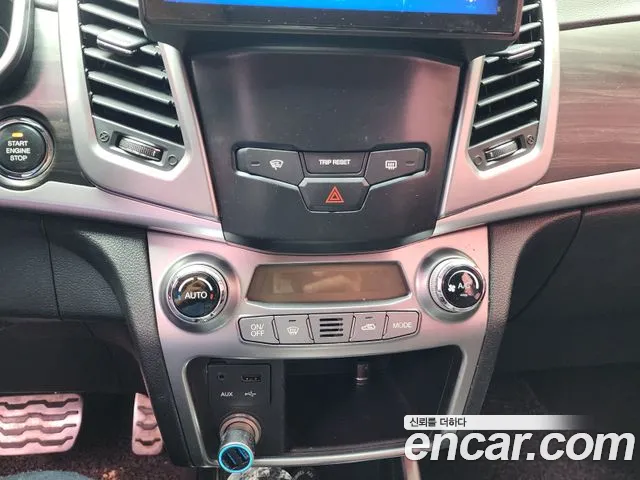 KG_Mobility_Ssangyong KORANDO 2015 thumb 5