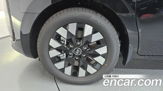 Hyundai Staria 2025 thumb 5