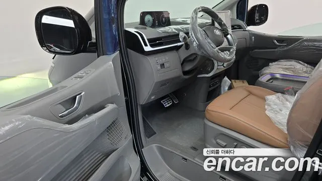 Hyundai Staria 2025 thumb 10