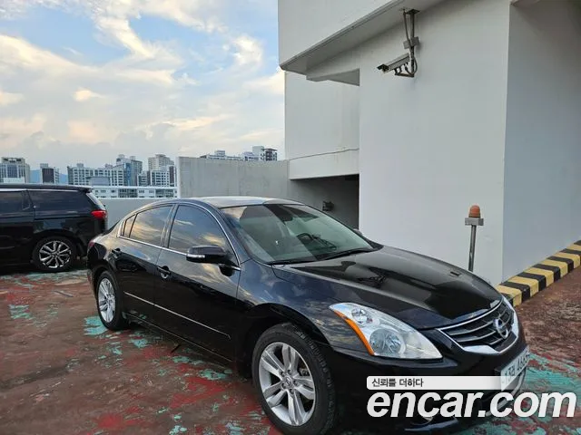Nissan Altima 2010 thumb 2