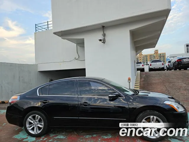 Nissan Altima 2010 thumb 3