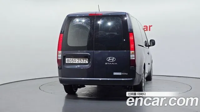 Hyundai Staria 2024 thumb 4