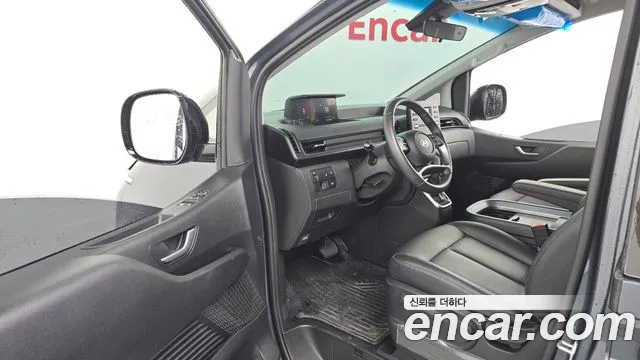 Hyundai Staria 2024 thumb 10