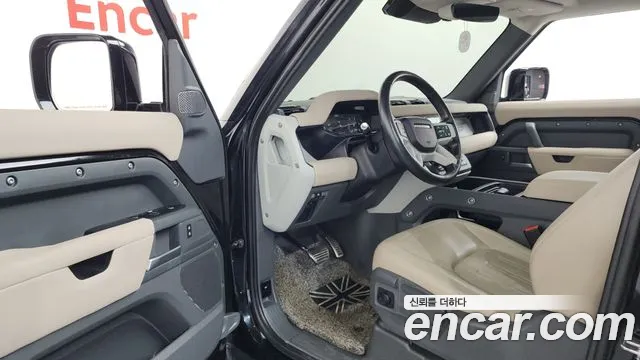 Land Rover Defender 2022 thumb 10