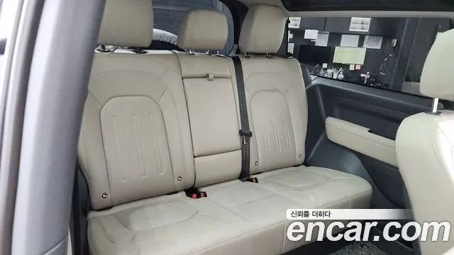 Land Rover Defender 2022 thumb 11
