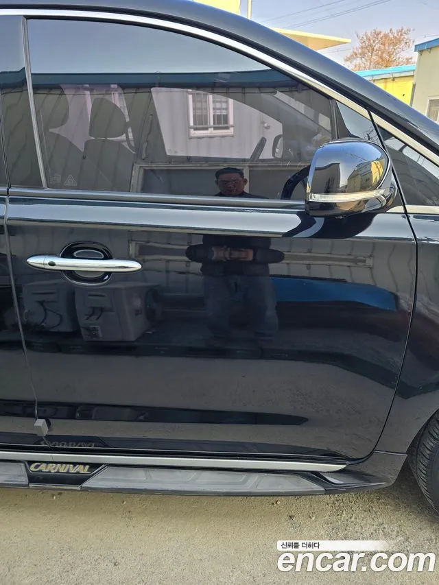 Kia Carnival 2018 thumb 6