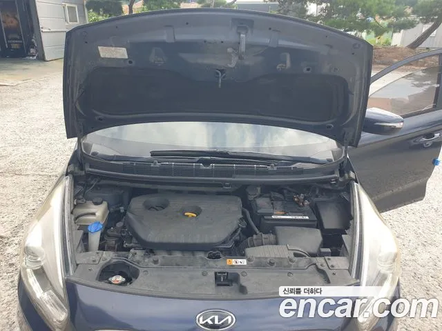 Kia Carens 2014 thumb 6