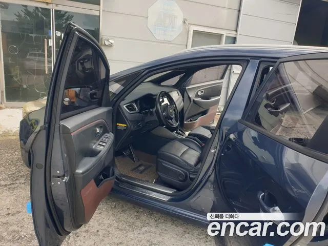 Kia Carens 2014 thumb 10