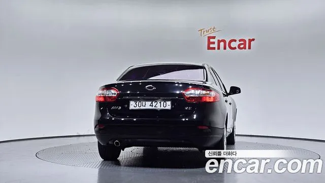 Renault Fluence 2010 thumb 4