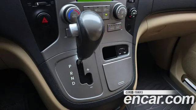 Hyundai Starex 2011 thumb 8
