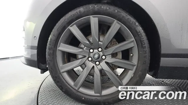 Land Rover Range Rover Velar 2017 thumb 5