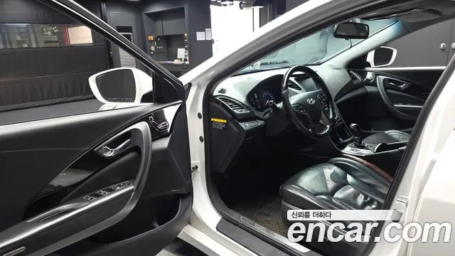 Hyundai Grandeur 2013 thumb 10