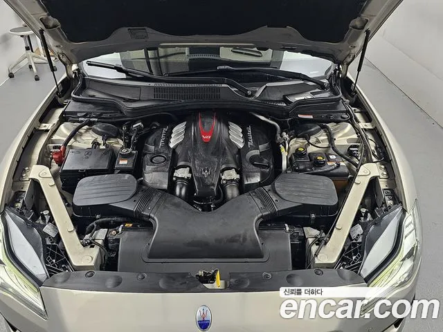 Maserati Quattroporte 2015 thumb 7