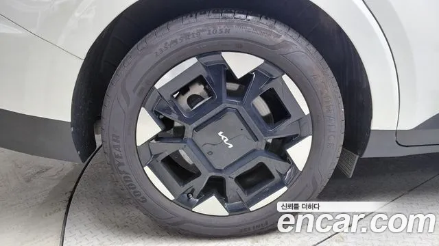 Kia Carnival 2024 thumb 5