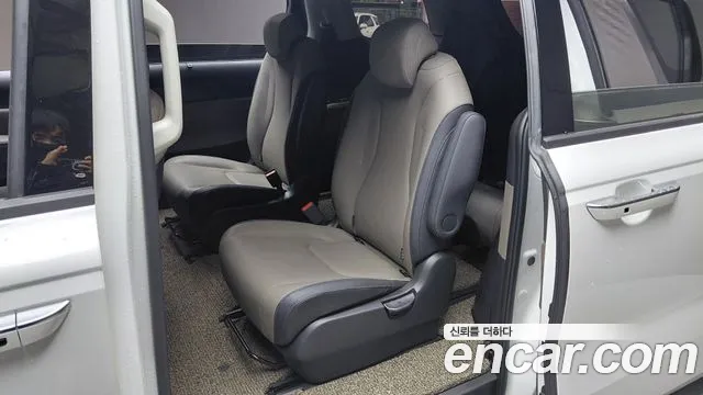 Kia Carnival 2024 thumb 12