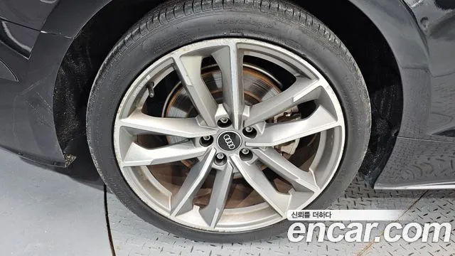 Audi A5 2021 thumb 5