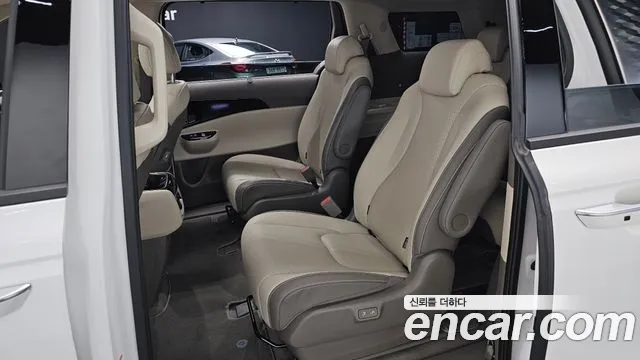 Kia Carnival 2023 thumb 12
