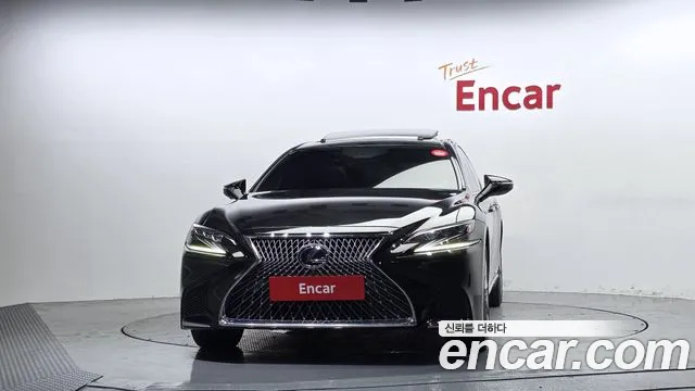 Lexus LS 2018 thumb 3
