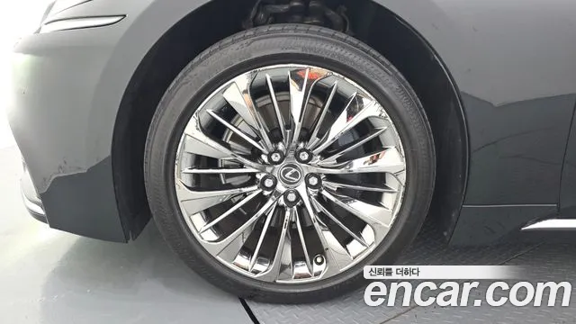 Lexus LS 2018 thumb 5