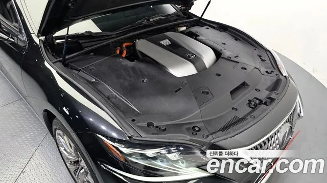 Lexus LS 2018 thumb 6