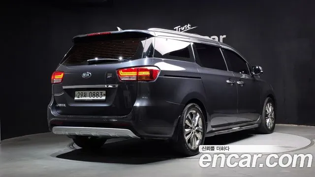 Kia Carnival 2016 thumb 2