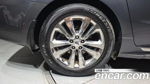 Kia Carnival 2016 thumb 5