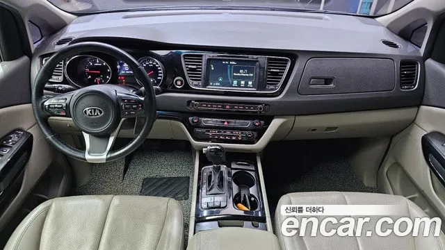 Kia Carnival 2016 thumb 7
