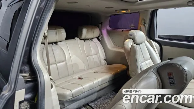 Kia Carnival 2016 thumb 12