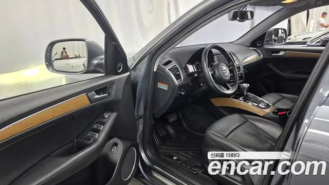 Audi Q5 2013 thumb 10