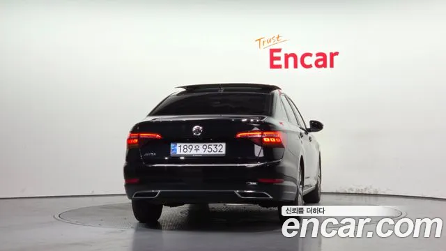 Volkswagen Jetta 2021 thumb 4