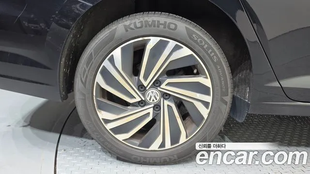 Volkswagen Jetta 2021 thumb 5