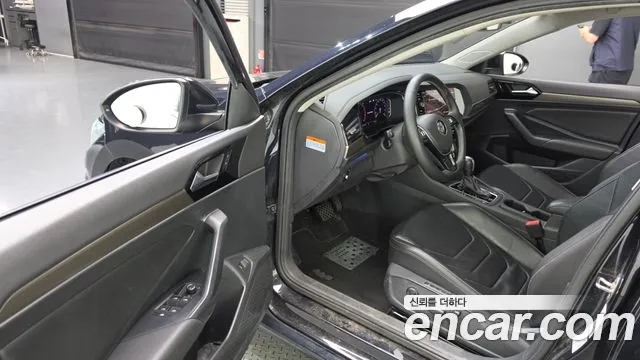 Volkswagen Jetta 2021 thumb 10