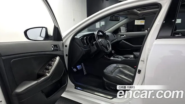 Kia K5 2010 thumb 10
