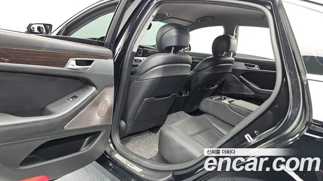 Genesis G80 2016 thumb 11
