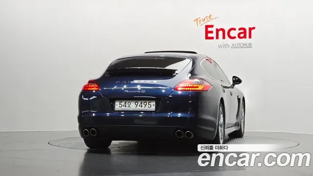 Porsche Panamera 2010 thumb 3