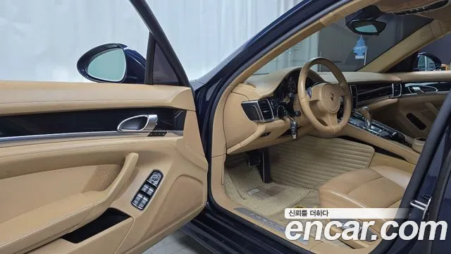 Porsche Panamera 2010 thumb 9