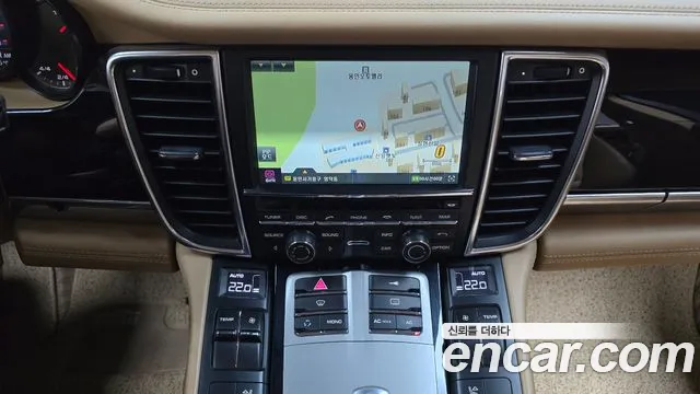Porsche Panamera 2010 thumb 12