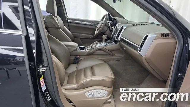 Porsche Cayenne 2014 thumb 11