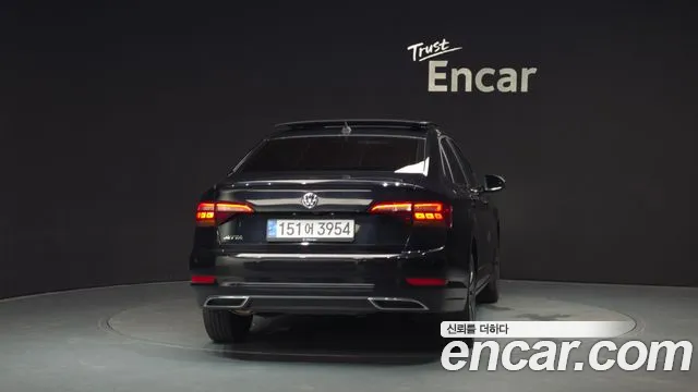 Volkswagen Jetta 2021 thumb 4