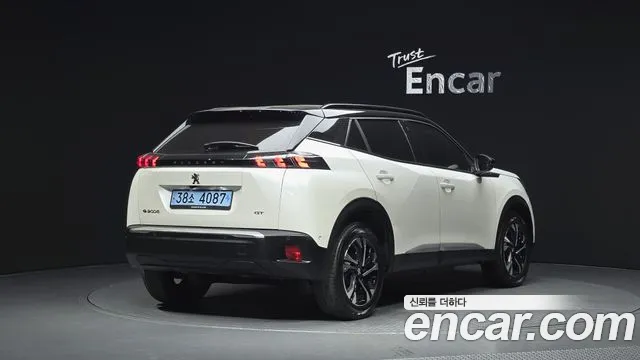 Peugeot 2008 2023 thumb 2