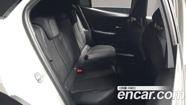 Peugeot 2008 2023 thumb 11