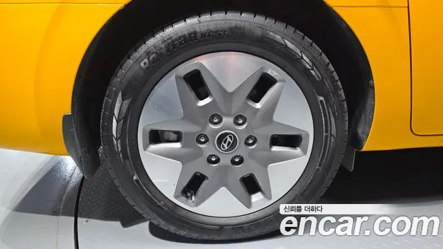 Hyundai Staria 2025 thumb 5